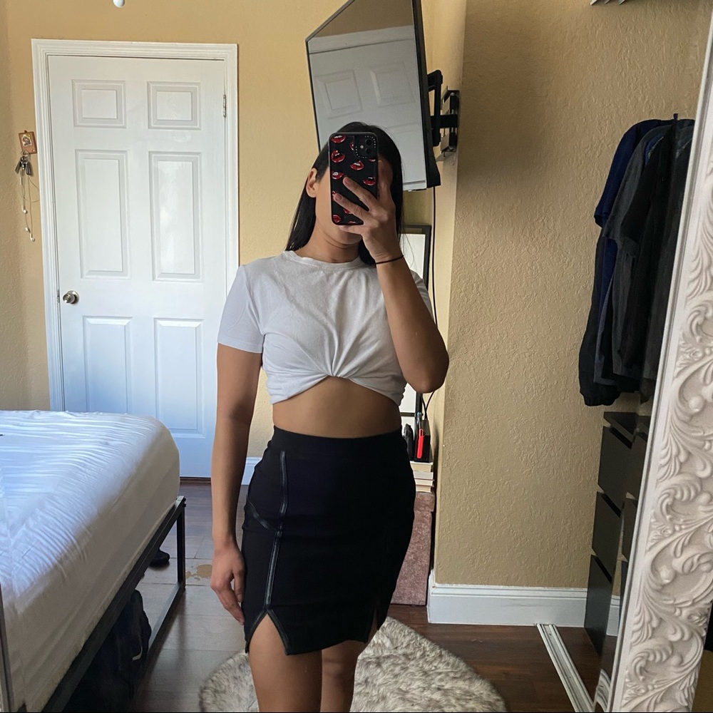 G by Guess Black, High-Waisted Mini Skirt - Picture 11 of 12